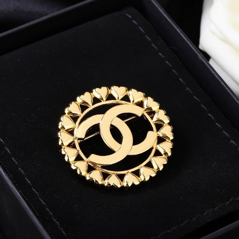 Chanel Brooch 05yxs135